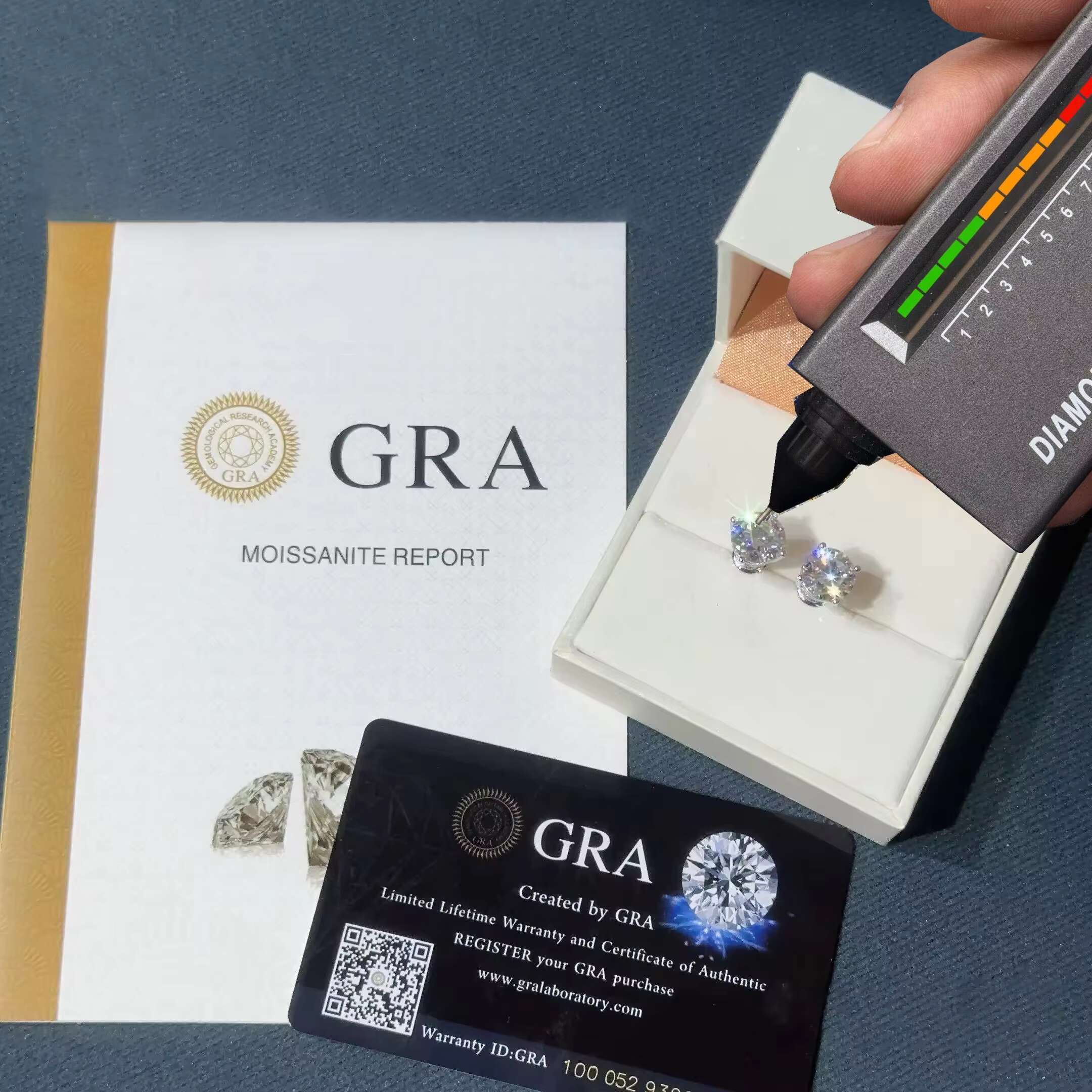 Aretes D VVS Moissanite Earrings Screw Back Round Cut 4 Prong Stud 925 Sterling Silver Hip Hop Earring for Men and Women