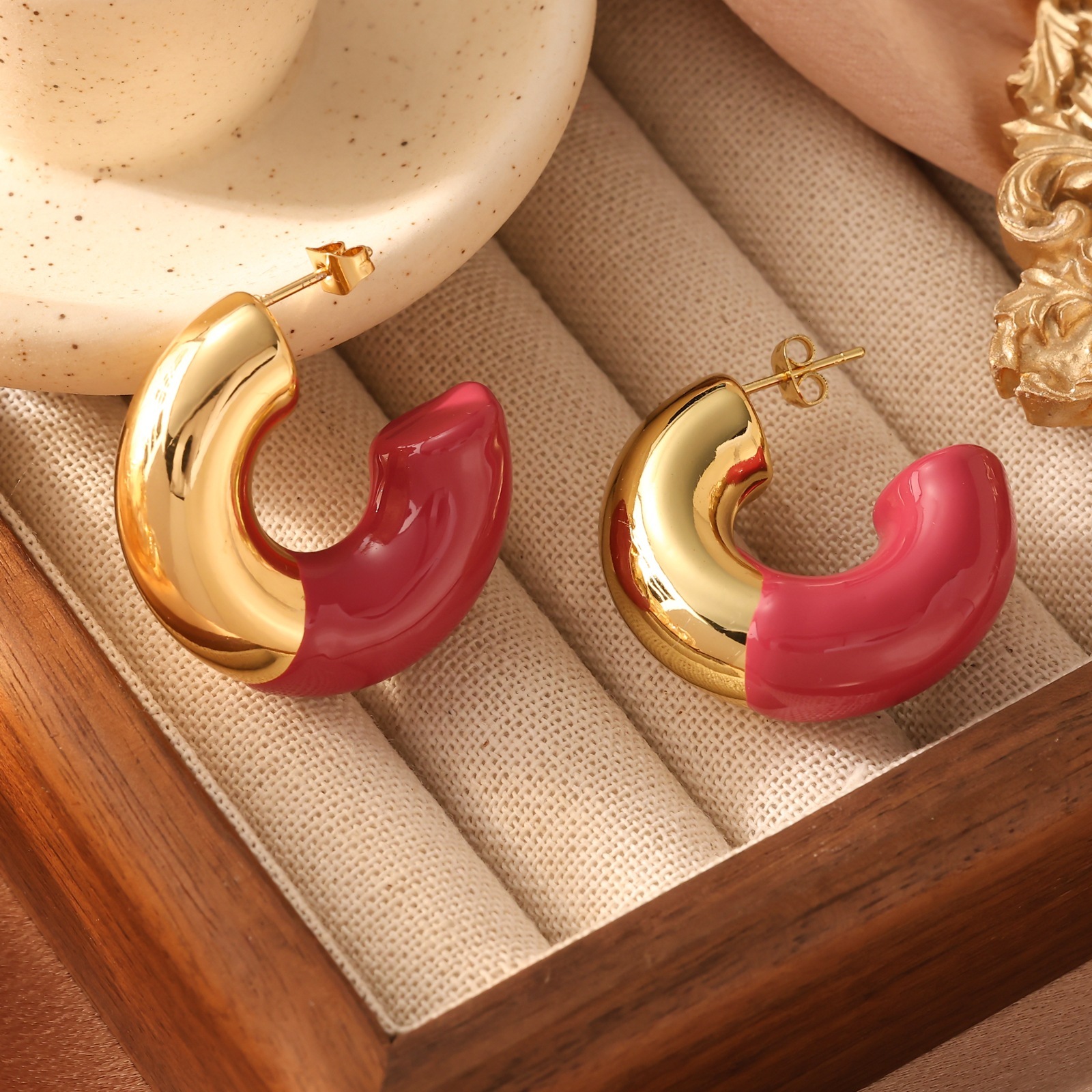 Fashion Autumn Winter Simple C-shaped High-Quality Gold Drop Oil Colorful Contrast High-End Sense Women's Versatile Earrings