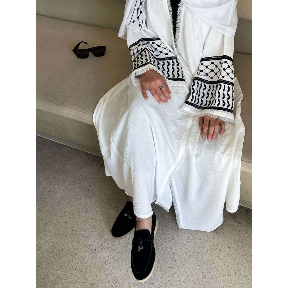 Loriya2025 Middle East Turkey Dubai Exquisite Embroidery Tassel Cardigan Gown lr763 2025 New Casual Versatile Fashion Clothing