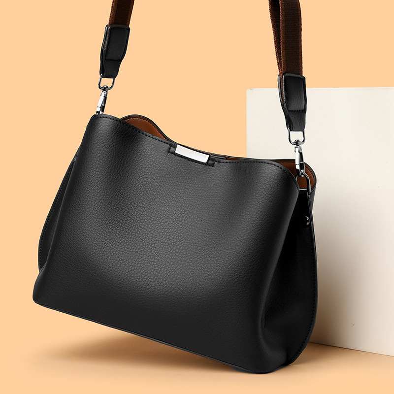fashion Light luxury soft leather large capacity casual fashion women s bag crossbody bag designer women s fashionable and elegant shoulder bag