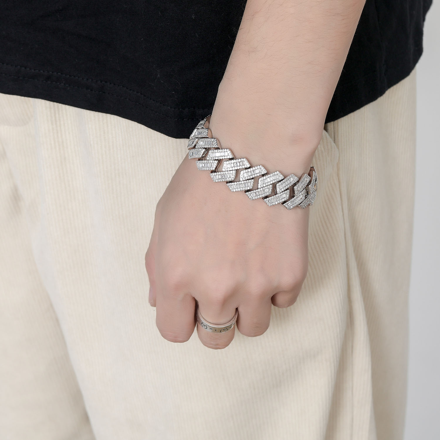 Hip hop Bracelet 20mm wide domineering square Moissaniteia diamond Cuban chain with exaggerated personality mens Bracelet moissanite