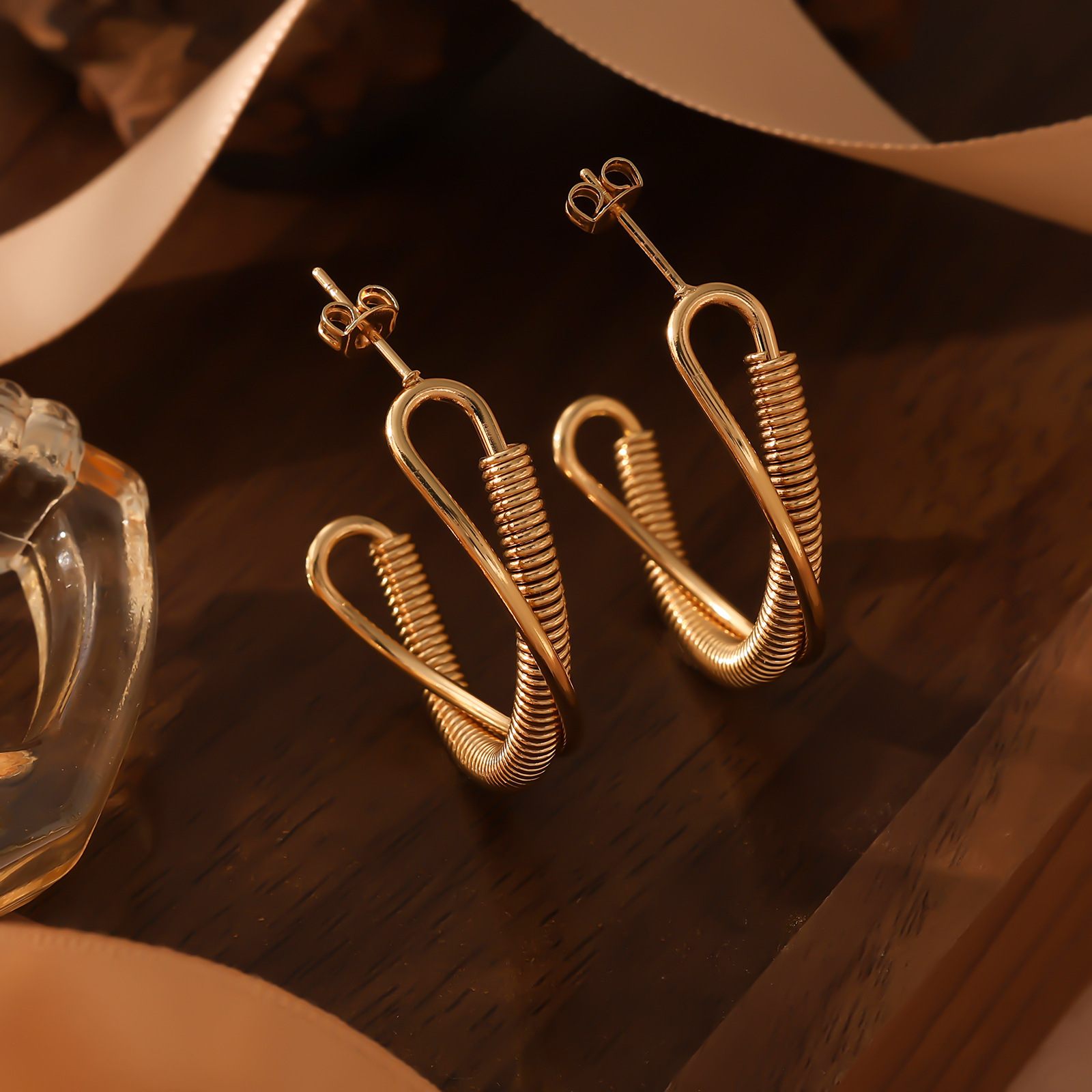 Internet Celebrity Gold Stainless Steel Twisted Hoop Light Earrings High-End Feel