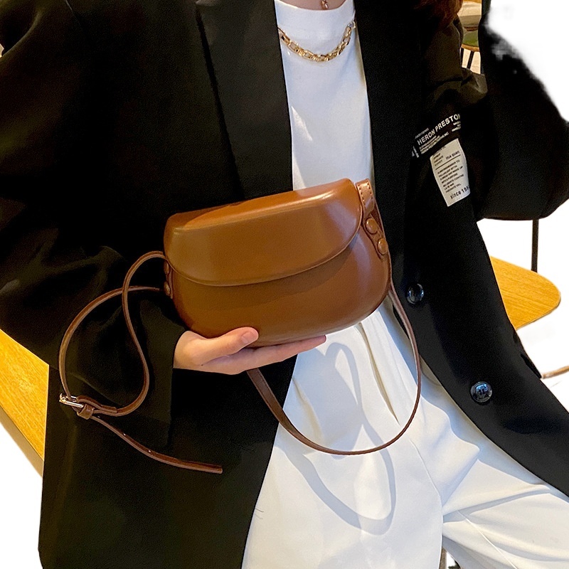 designer Cross-border 2025 Summer INS Single Shoulder Crossbody Bag for Women Candy Color Large Shell Bag Retro Versatile Saddle Bag