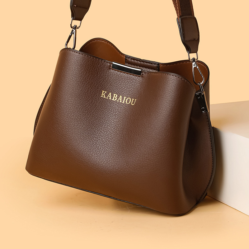 Light luxury women s crossbody bag new fashionable and elegant shoulder bag designer large fashion capacity high end fashion casual women s bag