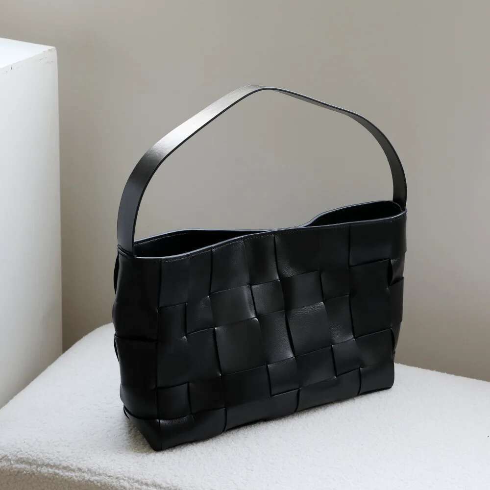 French Genuine Leather Woven Tote 2025 New Niche Design First Layer Cowhide Large Capacity Vintage Ladies Shoulder Bag