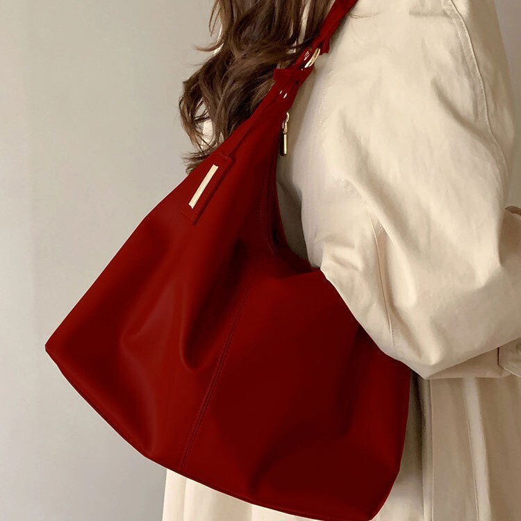 designer Red Bride Bag Retro Large Capacity Tote Bag 2025 New High-end Fashionable Single Shoulder Women's Bag Wedding Bag