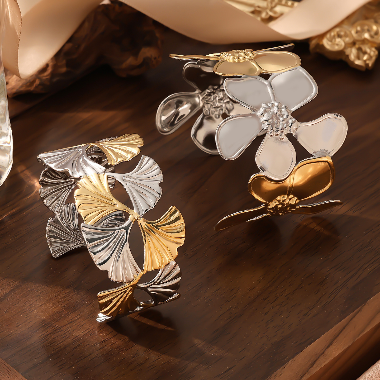 Hot Selling Stainless Open Oil Pressure Women's Fashion Arm Ring Titanium Plated Steel Bracelet Jewelry