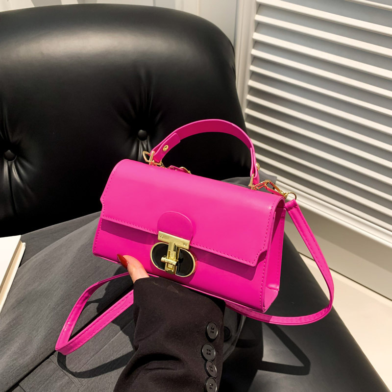 Free Shipping Designer Bag 2025new Design Niche Underarm High-end And Fashionable Buckle Single Shoulder Crossbody Bag Solid Color Texture Small Squar