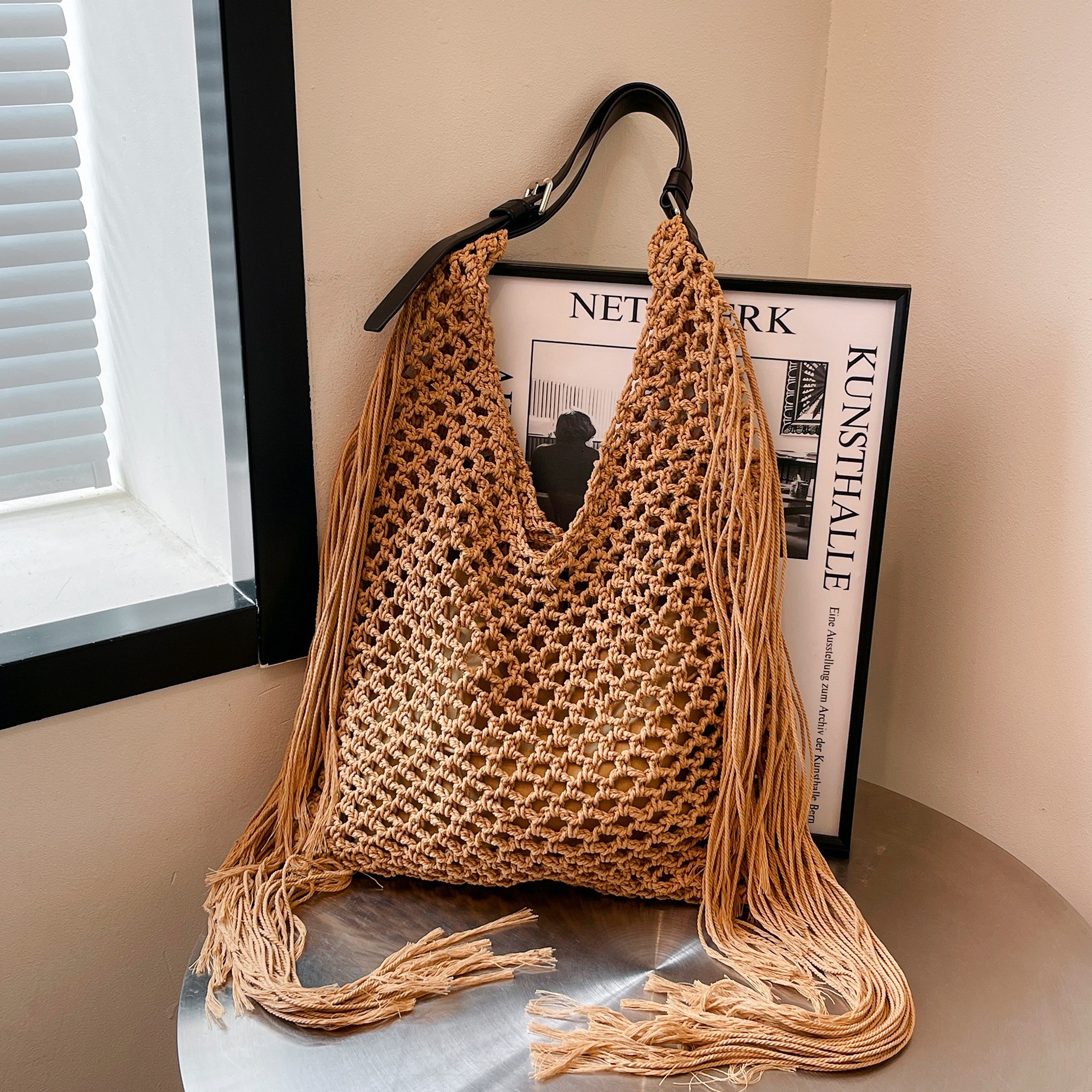 designer Vintage Tassel Bag for Women, Hollow Handwoven Beach Bag, New Commuter Shoulder Versatile Tote Bag