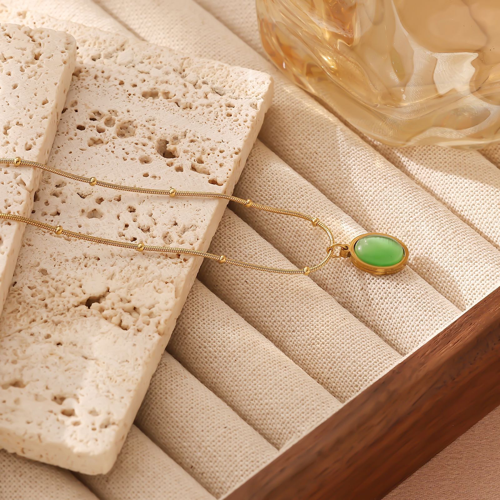 Light High-End Round Pendant Necklace for Women, Autumn Winter Ins Trend Design Titanium Steel Non-Fading Clavicle Accessory