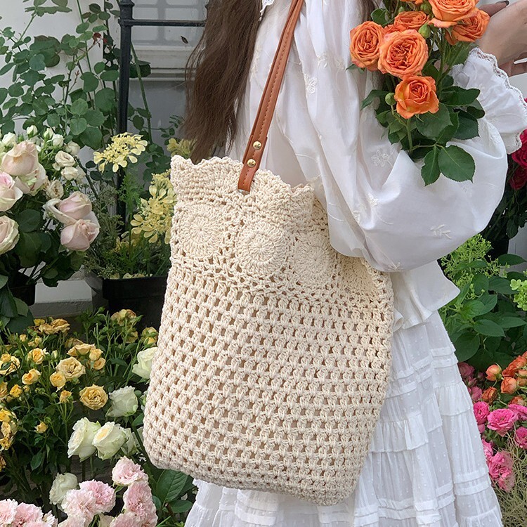 designer Casual Vacation Beach Large Capacity Tote Bag Stylish Versatile Woven Hollow Out Trendy Shoulder Bag Tote Bag Large Bag