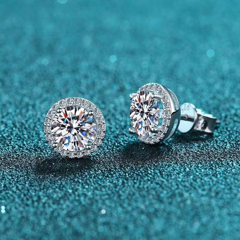 Customized Diamond Moissanite Zircon Stud Earrings Excellent Quality Romantic Accessories