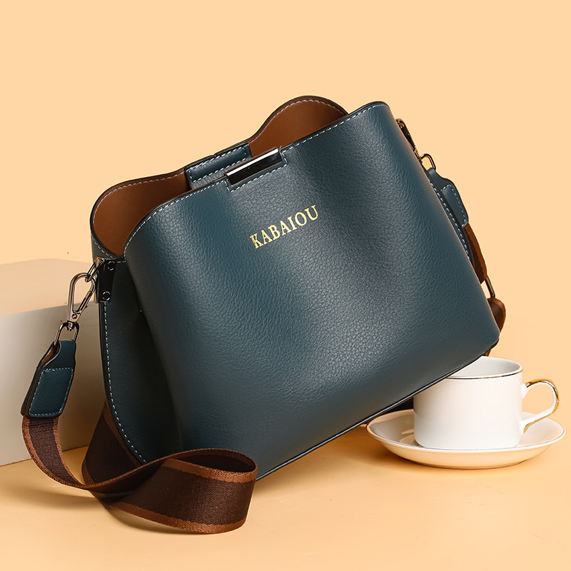 Light luxury women s crossbody bag new fashionable and elegant shoulder bag designer large fashion capacity high end fashion casual women s bag