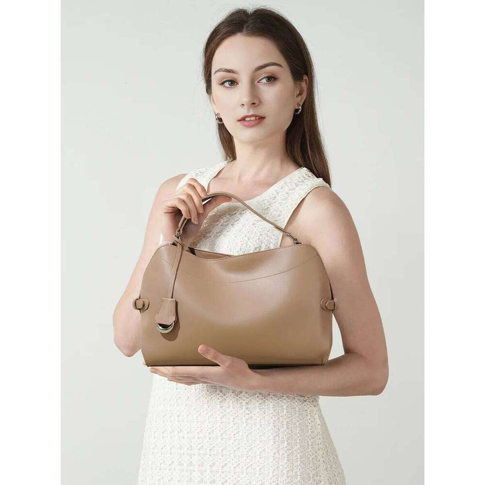 New Niche High-End For Spring And Summer Office Workers, Large Capacity Women's Commuting Handbag