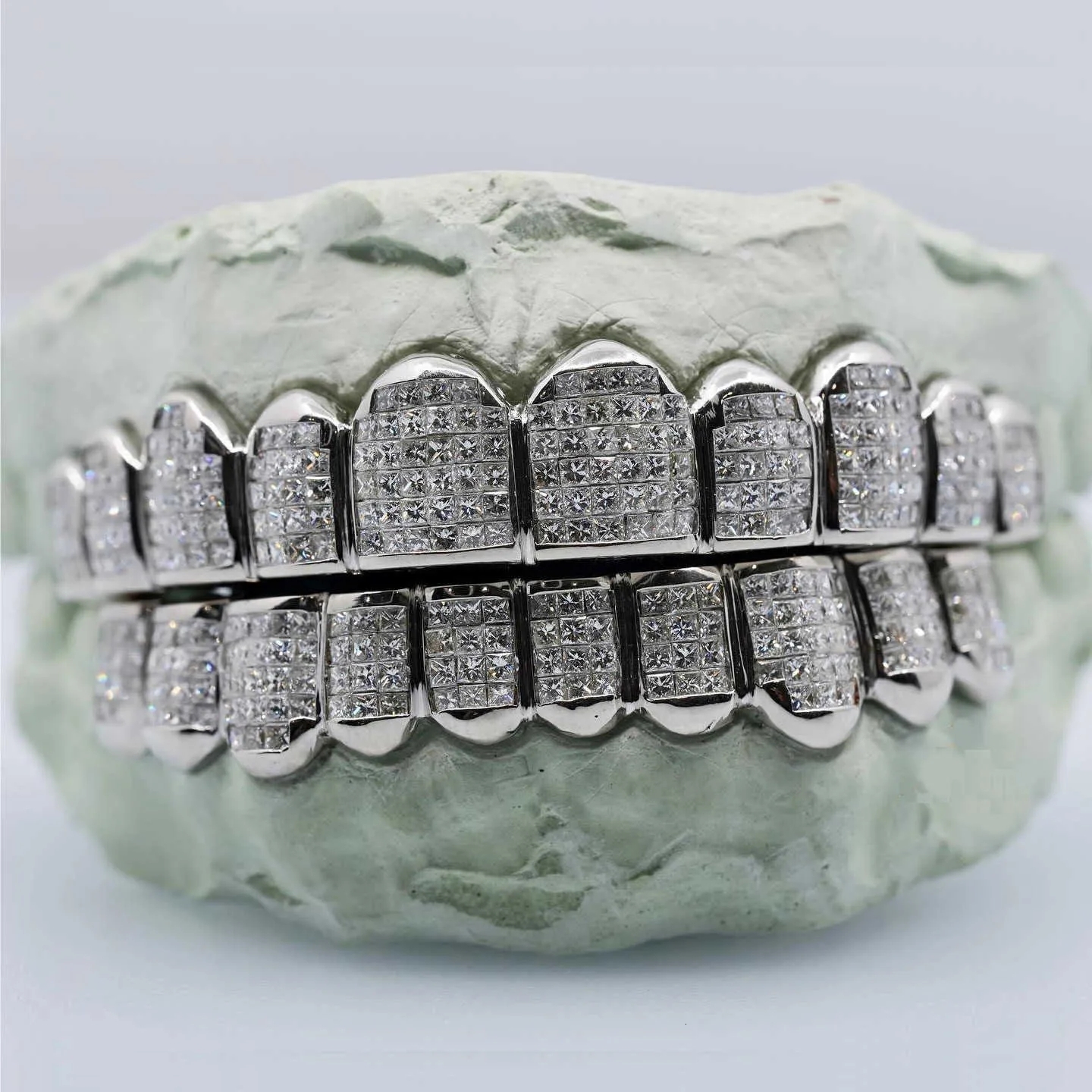 Fully Iced Out Moissanite Diamond Teeth for Hip Hop Jewelry Lover Trendy 925 Sterling Silver With Moissanite Diamond Teeth