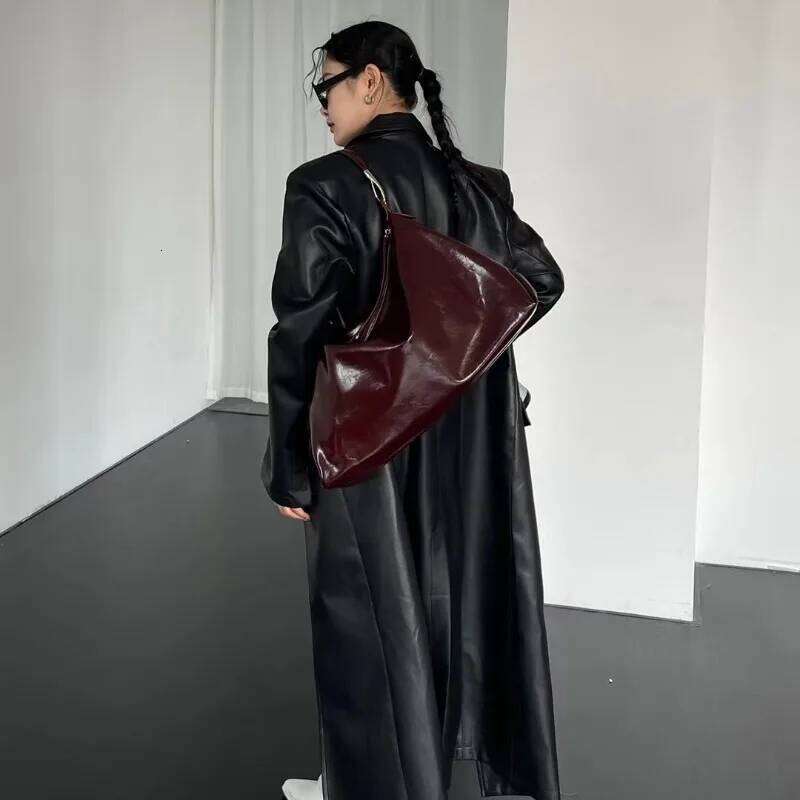 Bury Womens Tote Aesthetic Vintage Fashion Advanced Leather Shoulder Bag Autumn And Winter Large Capacity Handbag Bolsa