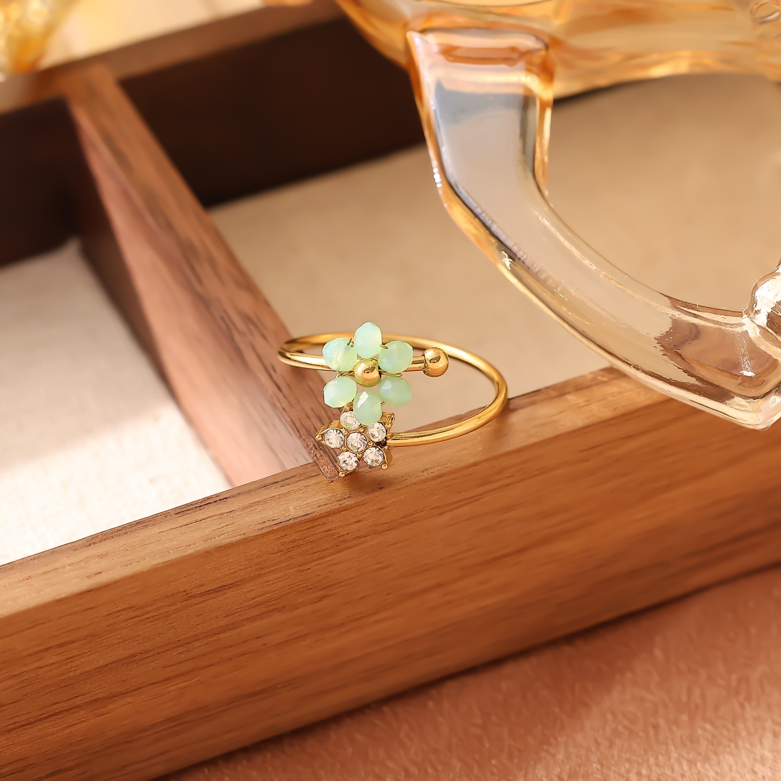 Fashion Stainless Natural Stone Flower Zircon Design Light Luxury High-end Non-fading Open Titanium Steel Ring