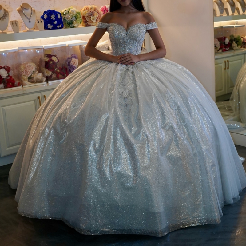 Light Silvery Shiny Princess Quinceanera Dresses Off Shoulder Applique Lace Beading Tull Sweet 16 Dress Ball Gown Vestidos 15 Anos
