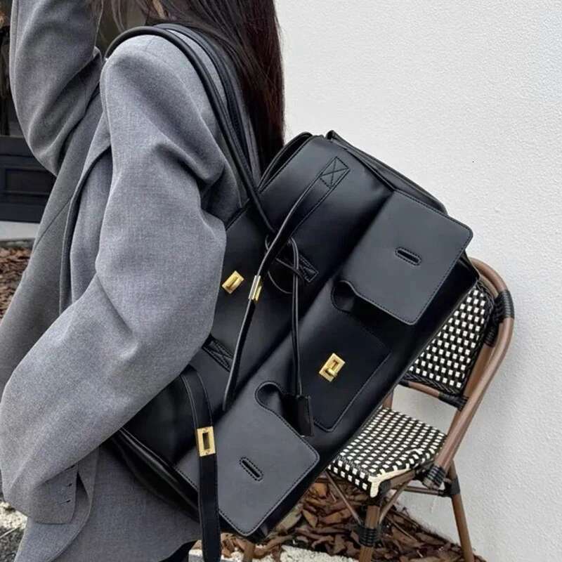 2025 Tote Bags For Women Brand Designer Genuine Leather Folds Lock Buckle Motorcycle Shoulder Bag Mulitple Pocketa Handbag