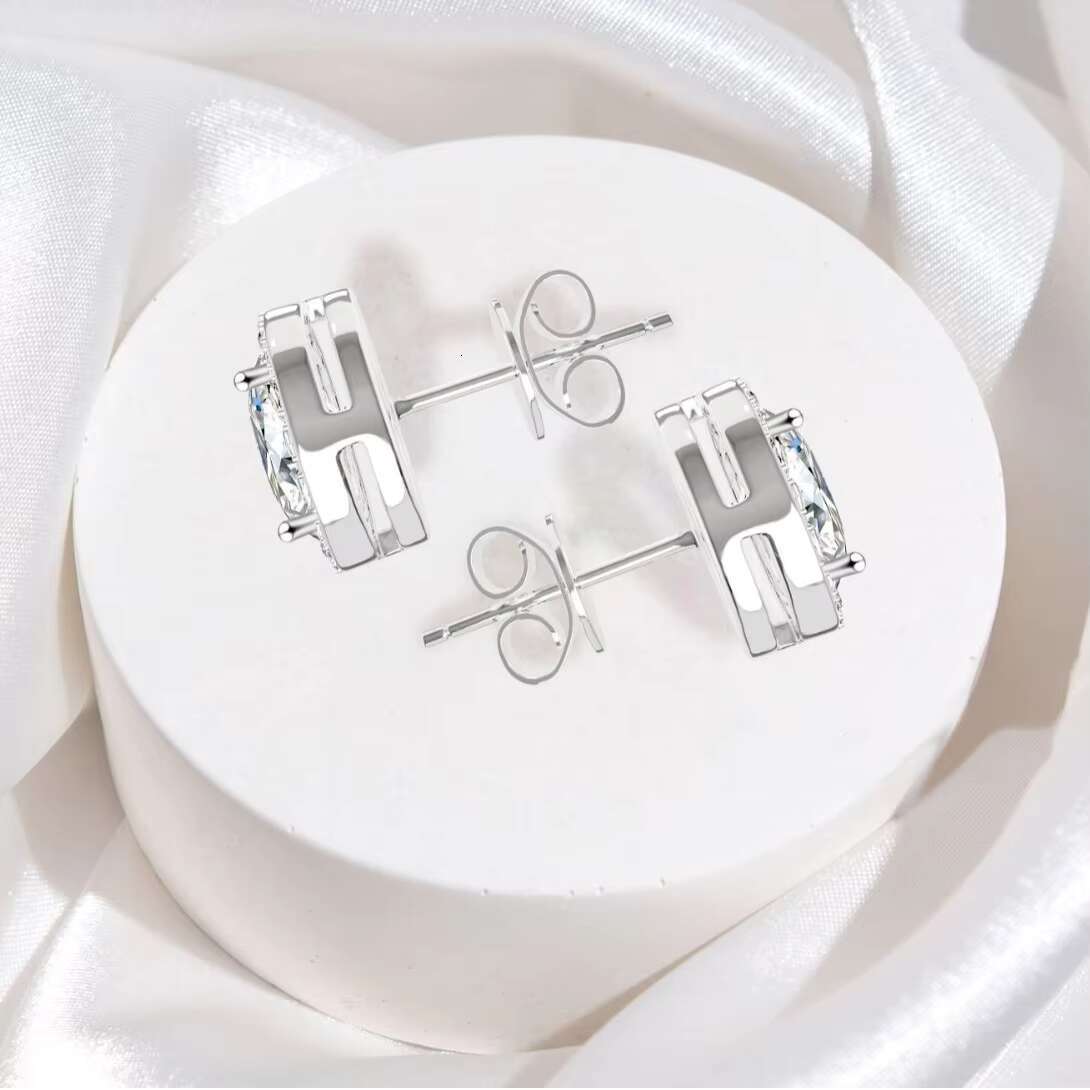 Wholesale High Sensitivity S925 Sterling Silver 1-4ct Oval Moissanite Earrings for Women Elegant Silver Jewelry