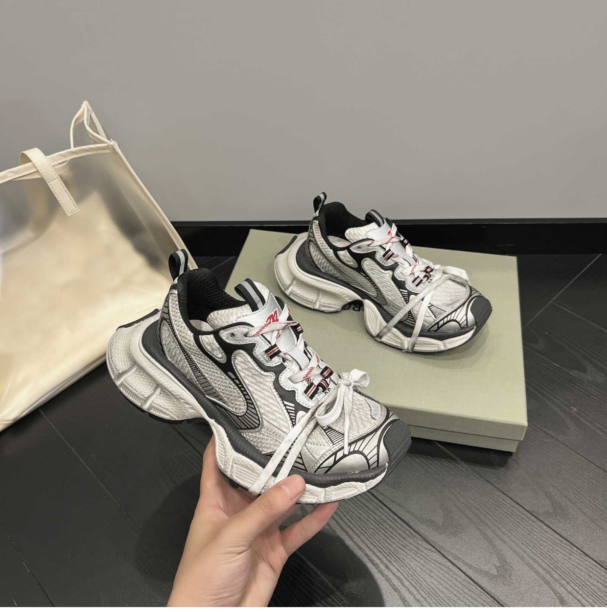 retro Style Dirty Designer Unisex Daddy Sneaker Men Women Thick Soled Sports sneakers Breathable Casual Shoes