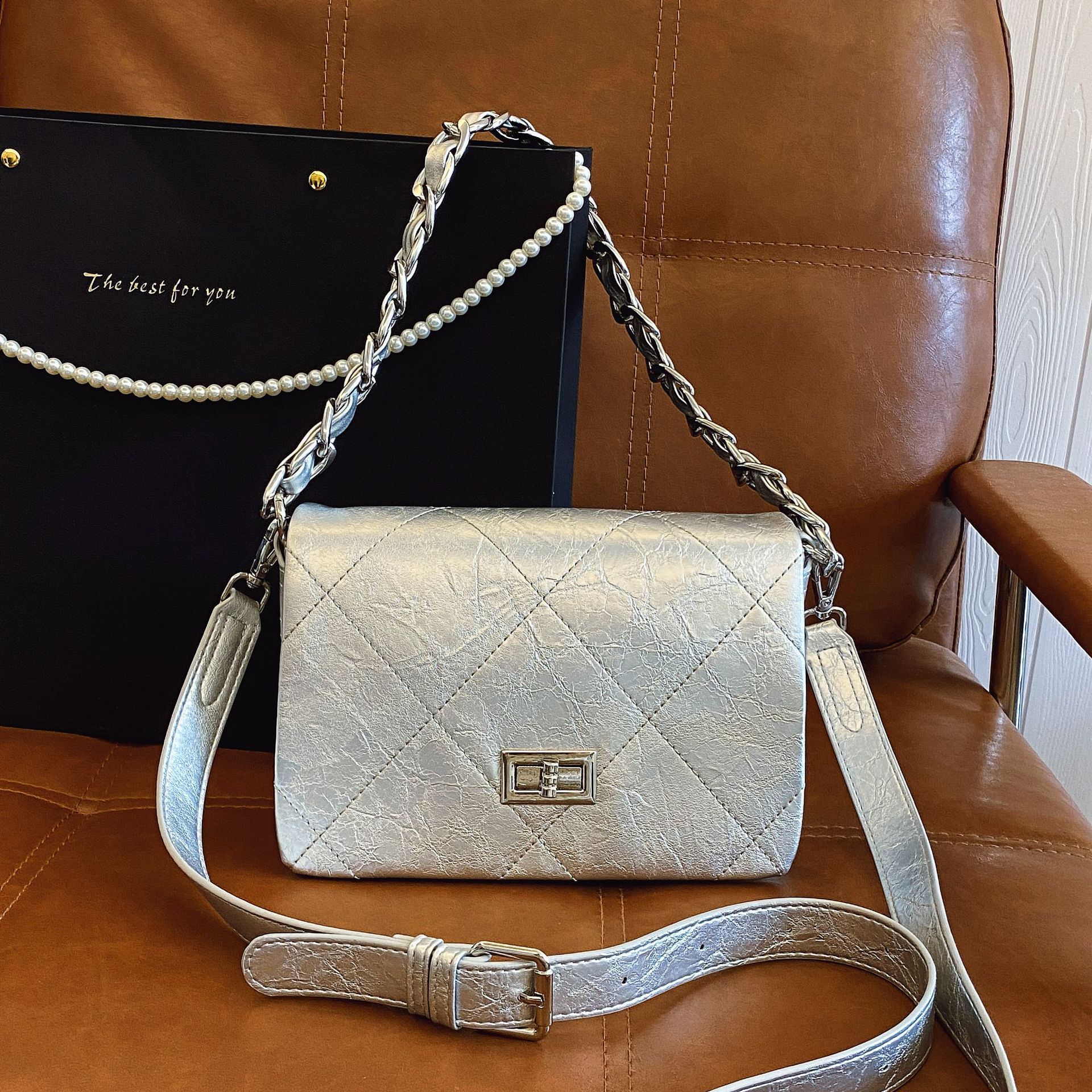 designer Minimalist Textured Stylish Small Bag 2025 New Quilted Chain Handbag Women's Unique Shoulder Crossbody Small Square Bag
