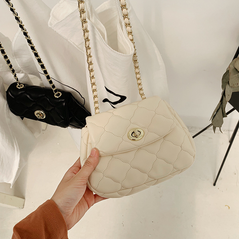 designer 2025 Spring Korean Style New Quilted Chain Cloud Bag Fashion Ins Casual Versatile Single Shoulder Crossbody Small Bag for Women