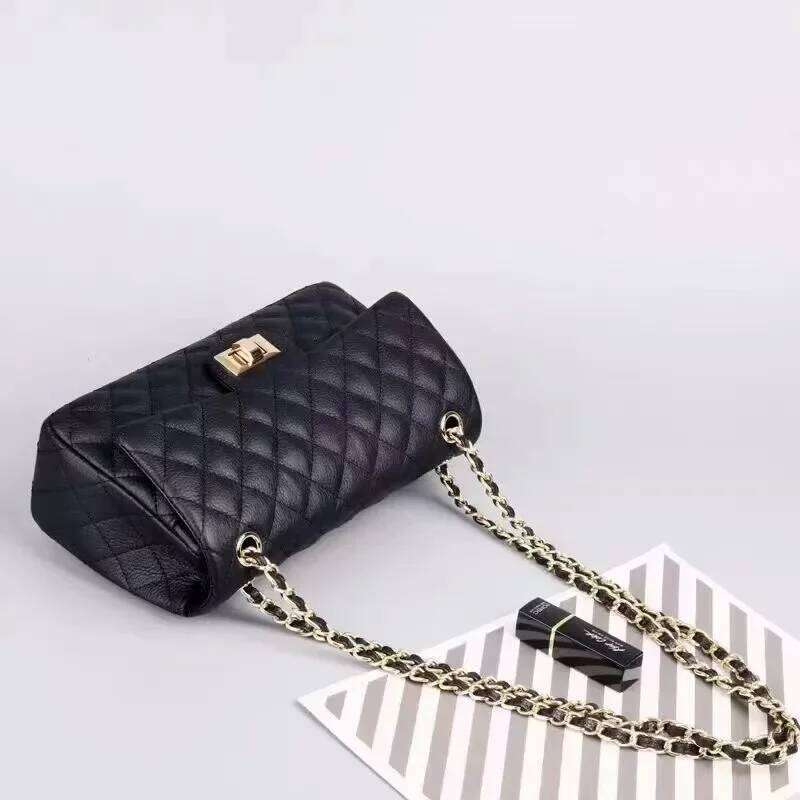 2025 New Tweed Style High-End Feel Single Shoulder Slant Cross Leather Harness Soft Texture Underarm Bag Chain Strap