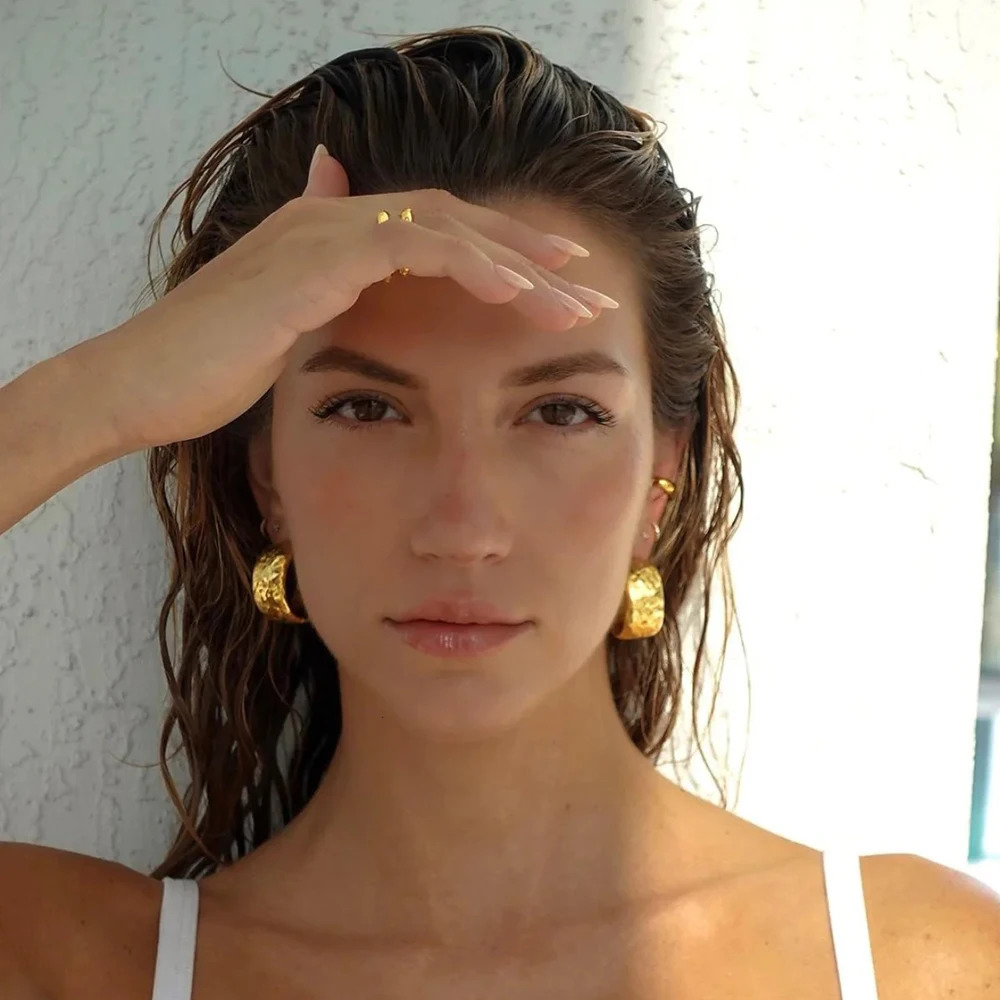 Vintage Gold Plated Hammered Hoop Earrings for Women Statement Wide C Shape Circle Earring Stainless Steel Punk Jewelry Gift 250526