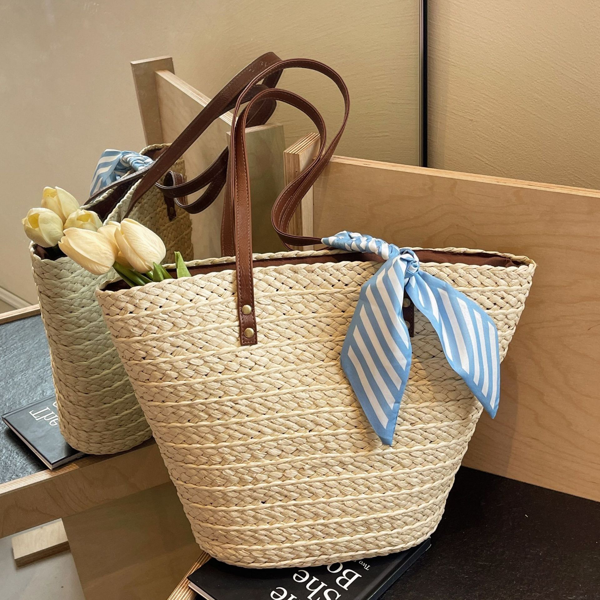 designer Straw Woven Tote Bag for Women Large Capacity 2025 New Vacation Beach Bag Woven Bucket Bag Basket Commuter Bag