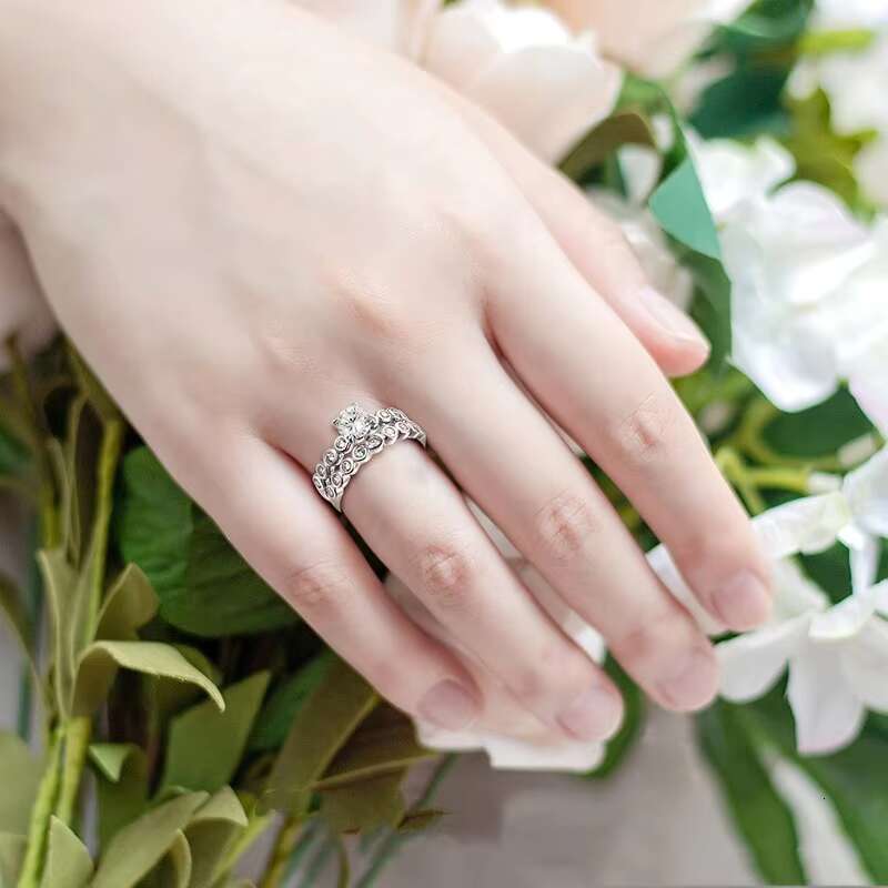 Wholesale Fashion 925 Sterling Silver Custom 0.8Ct Dvvs Moissanite Wedding Engagement Couple Finger Ring Design for Women