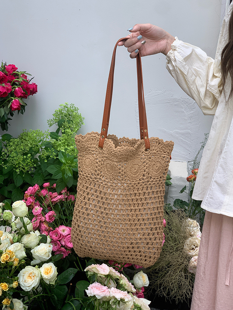 designer Casual Vacation Beach Large Capacity Tote Bag Stylish Versatile Woven Hollow Out Trendy Shoulder Bag Tote Bag Large Bag