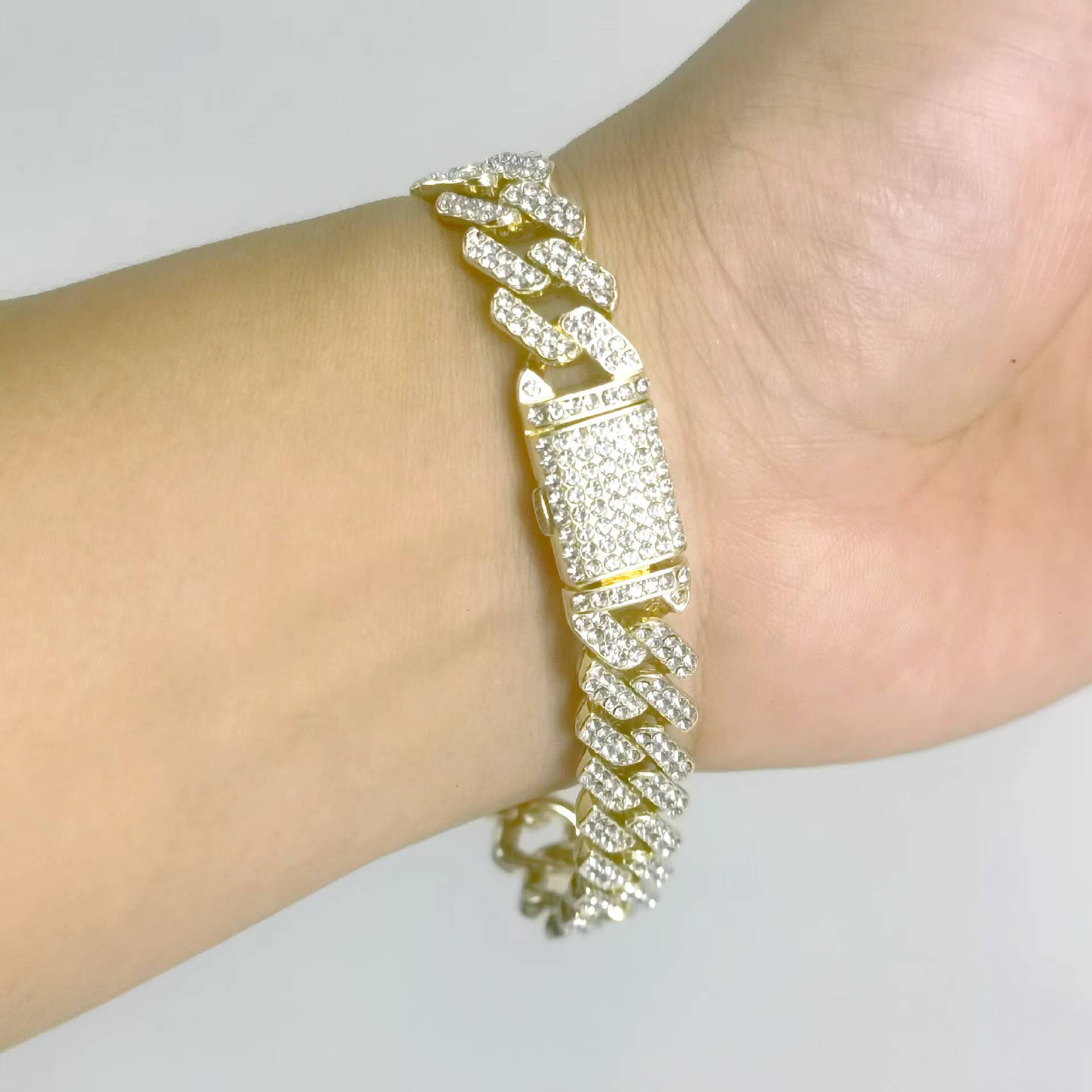 Hot Selg Fashion Hip-hop Stainless Steel 10mm Dia Inlaid Cuban Chain Bracelet Necklace in Europe and America
