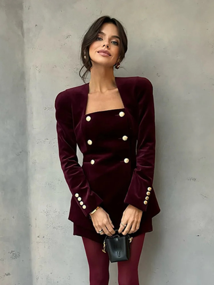 Elegant Burgundy Velvet Square Neck Shirt Pant Set Fashion Square Neck Metal Buttons Slim Long Sleeve Tops Short Pants Suit 250530