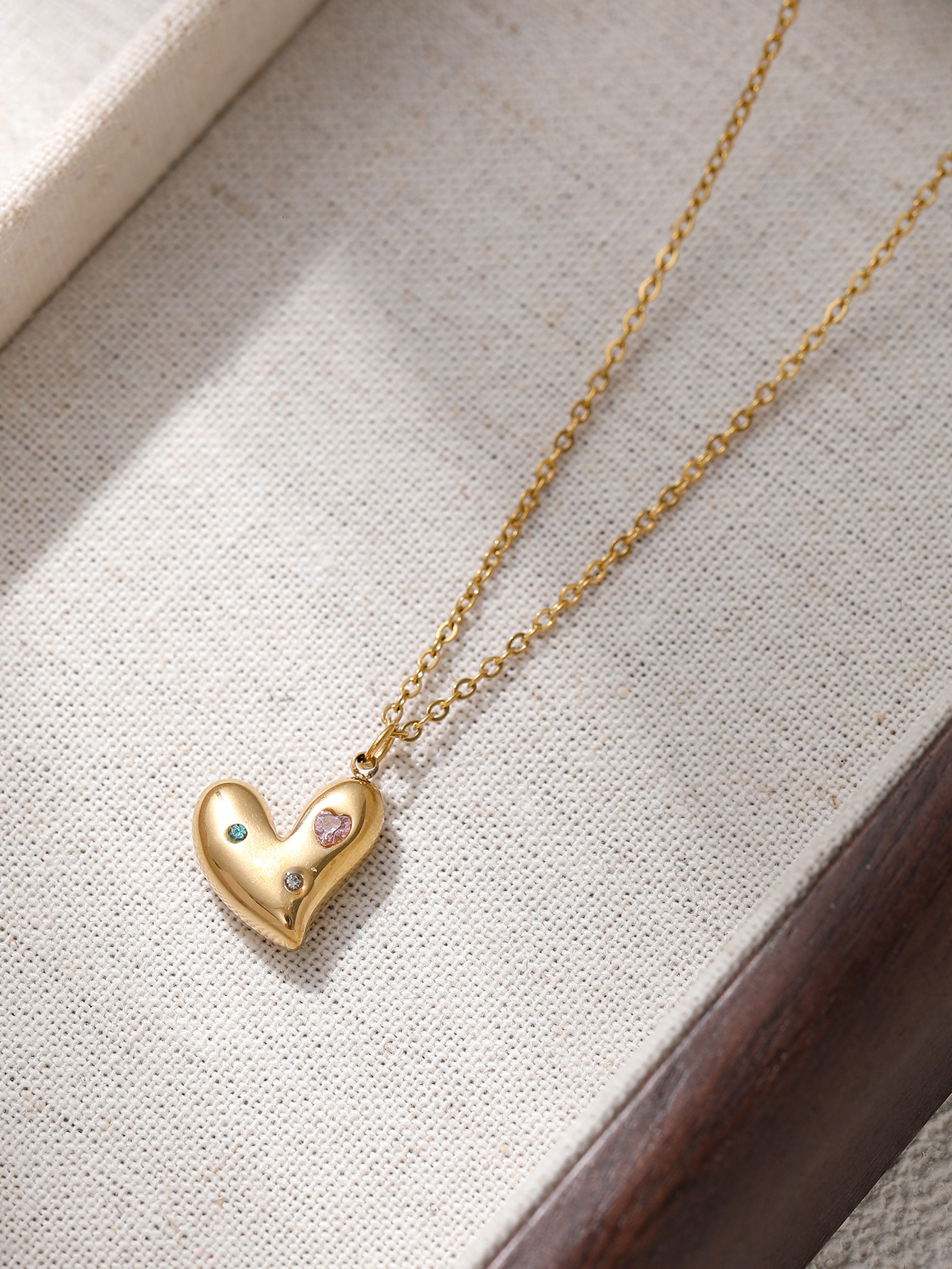 Design Simple Brown Sugar Sand Titanium Steel Pendant Heart Chain Necklace Jewelry