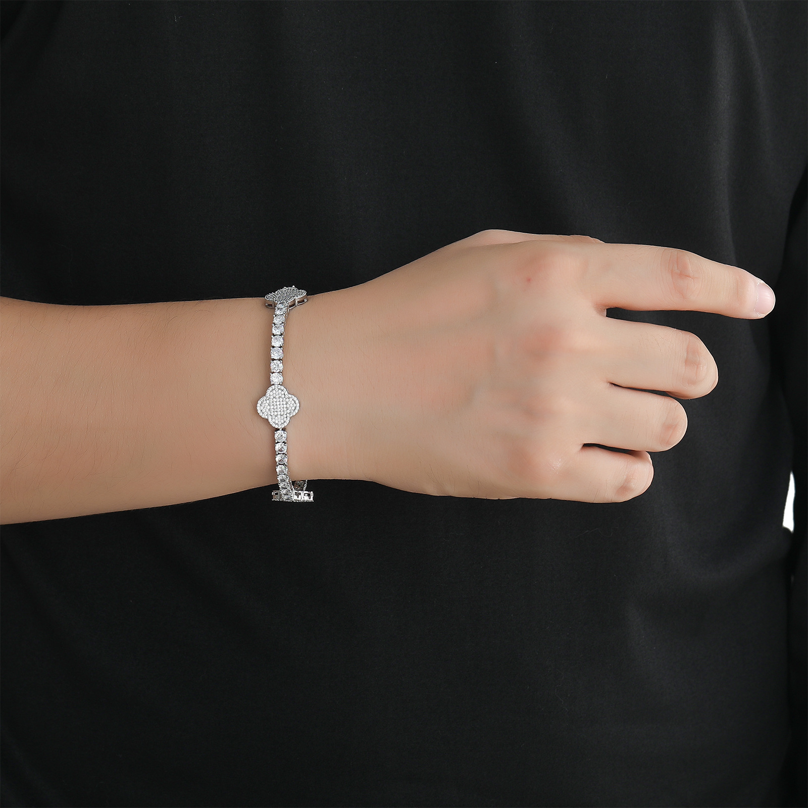 Meisa Hip-Hop Bracelet One Row of Diamonds Four-Leaf Clover Tennis Chain Trendy Unisex Moissanite Versatile Fashion Bracelet moissanite
