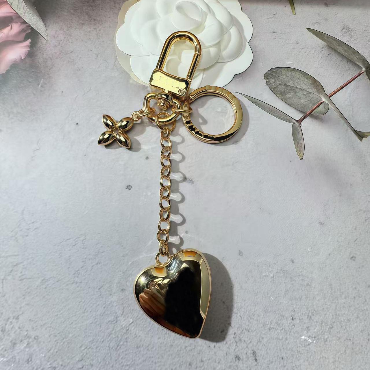 Luxury designer keychain women Letters keychain wallet Car Key Chain Buckle jewelry Keyring flower Keychains bag chain Lanyards gifts