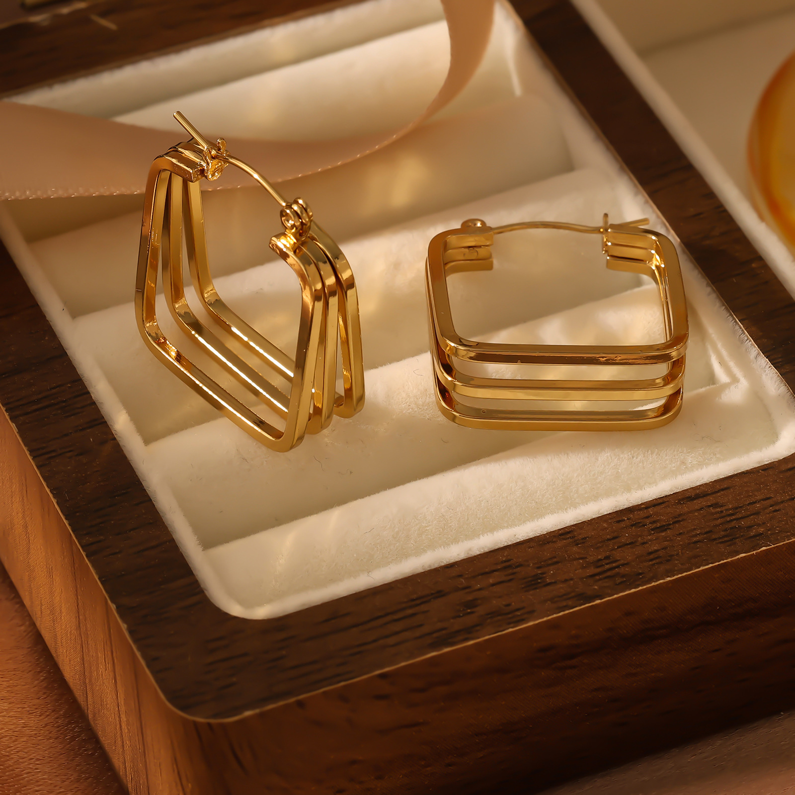 Square Geometric Women's C-Shaped High-End Sense Hoop Hepburn Style Earring