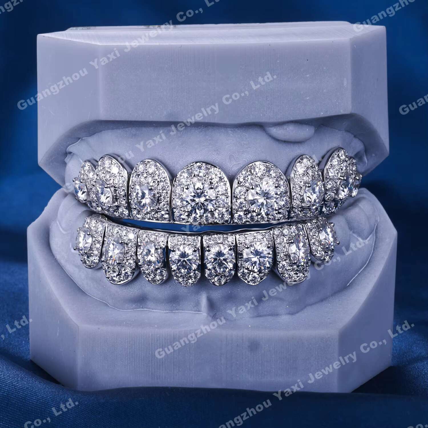 Custom Men Women Top Bottom 10 8 6 Hiphop S925 Silver Solid Gold Plated Perm Cut Round Diamond Flawless Moissanite Teeth Grillz