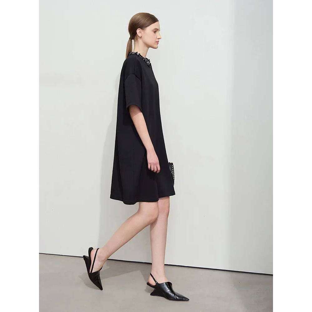 Amii Minimalist T Shirt For Women 2025 Spring New Elegant Fashion O Neck Short Sleeve Mid Length Knitted Dress 12511001