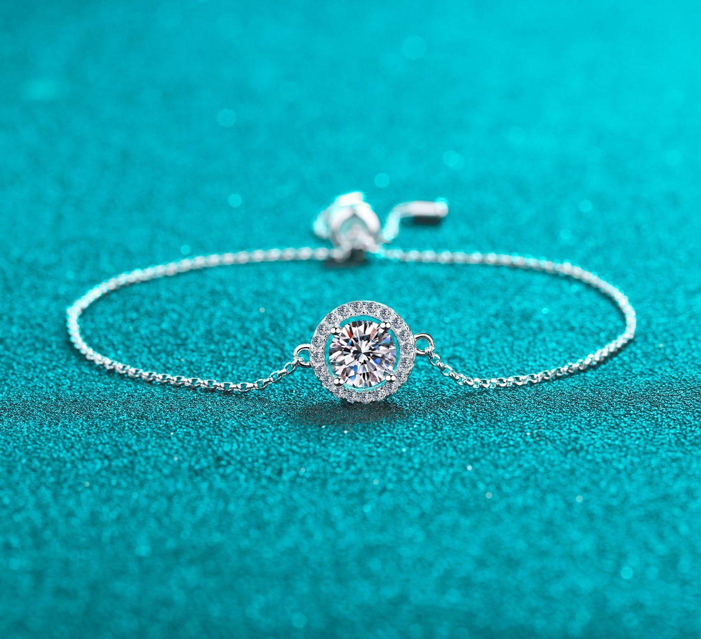 Timeless Designer Accessory An Exquisite Unisex Band Crafted from Premium Materials Highlighted by Exceptional Clarity Moissanites