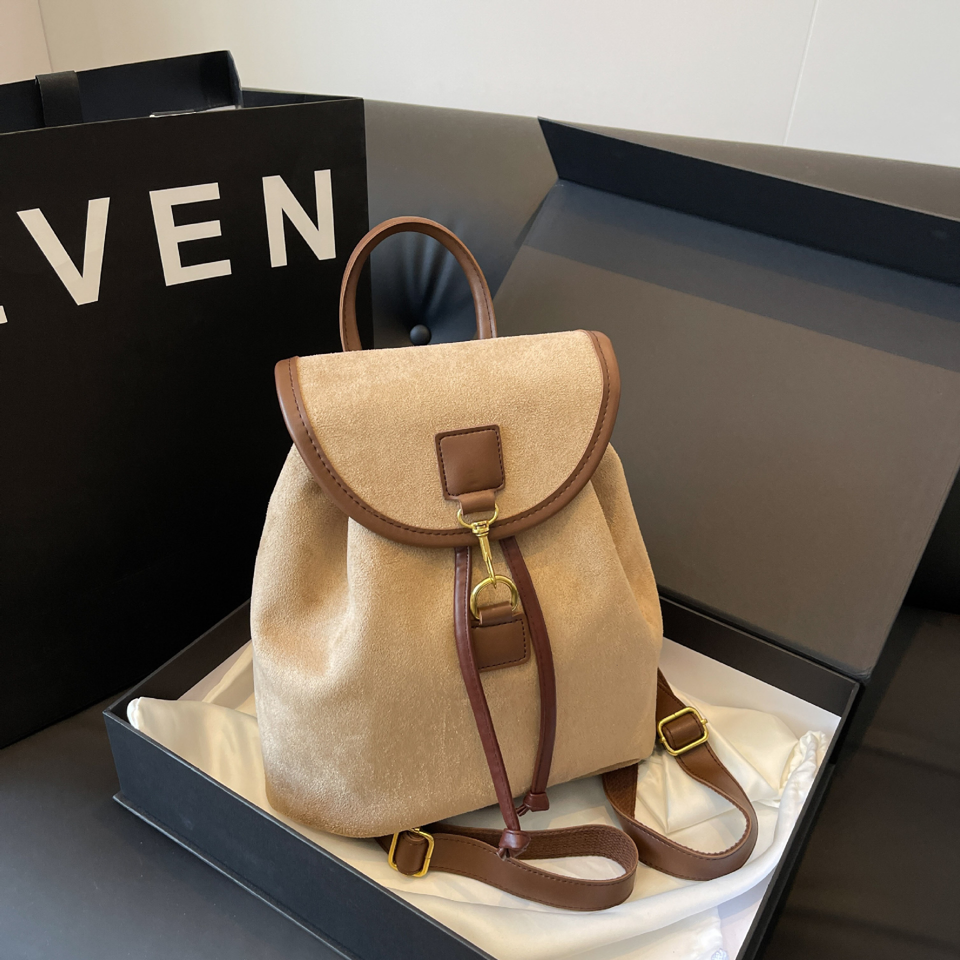 designer High-End Backpack for Women 2025 New Fashion Trendy School Bag for Girls College Students Large Capacity Handbag