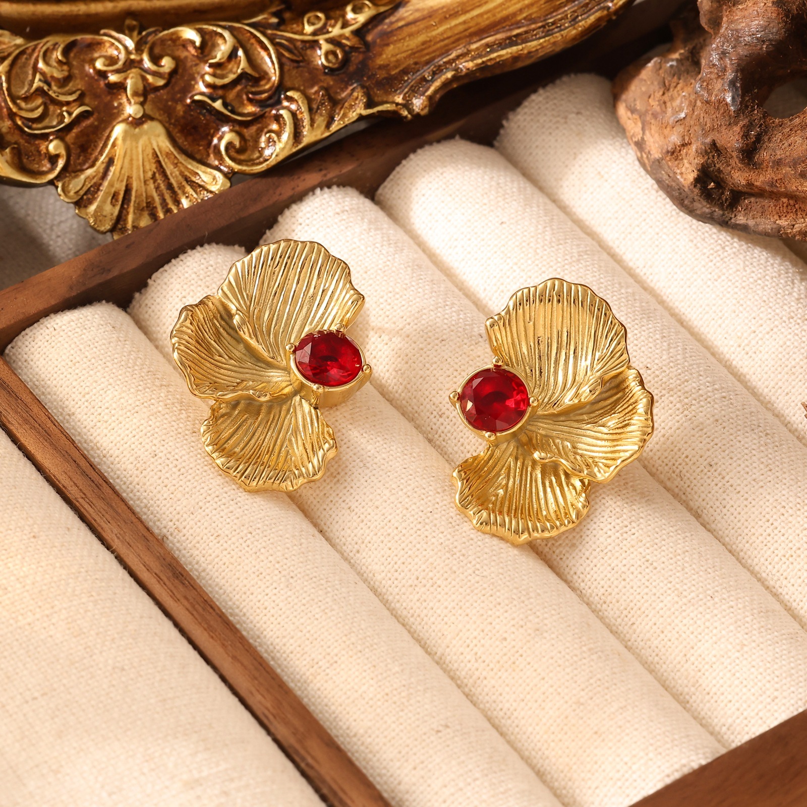 New Natural Emerald Green Stone for Women Stainless Steel Gold Plated Flower Petal Earrings