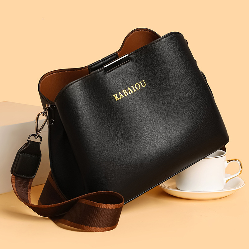 Light luxury women s crossbody bag new fashionable and elegant shoulder bag designer large fashion capacity high end fashion casual women s bag