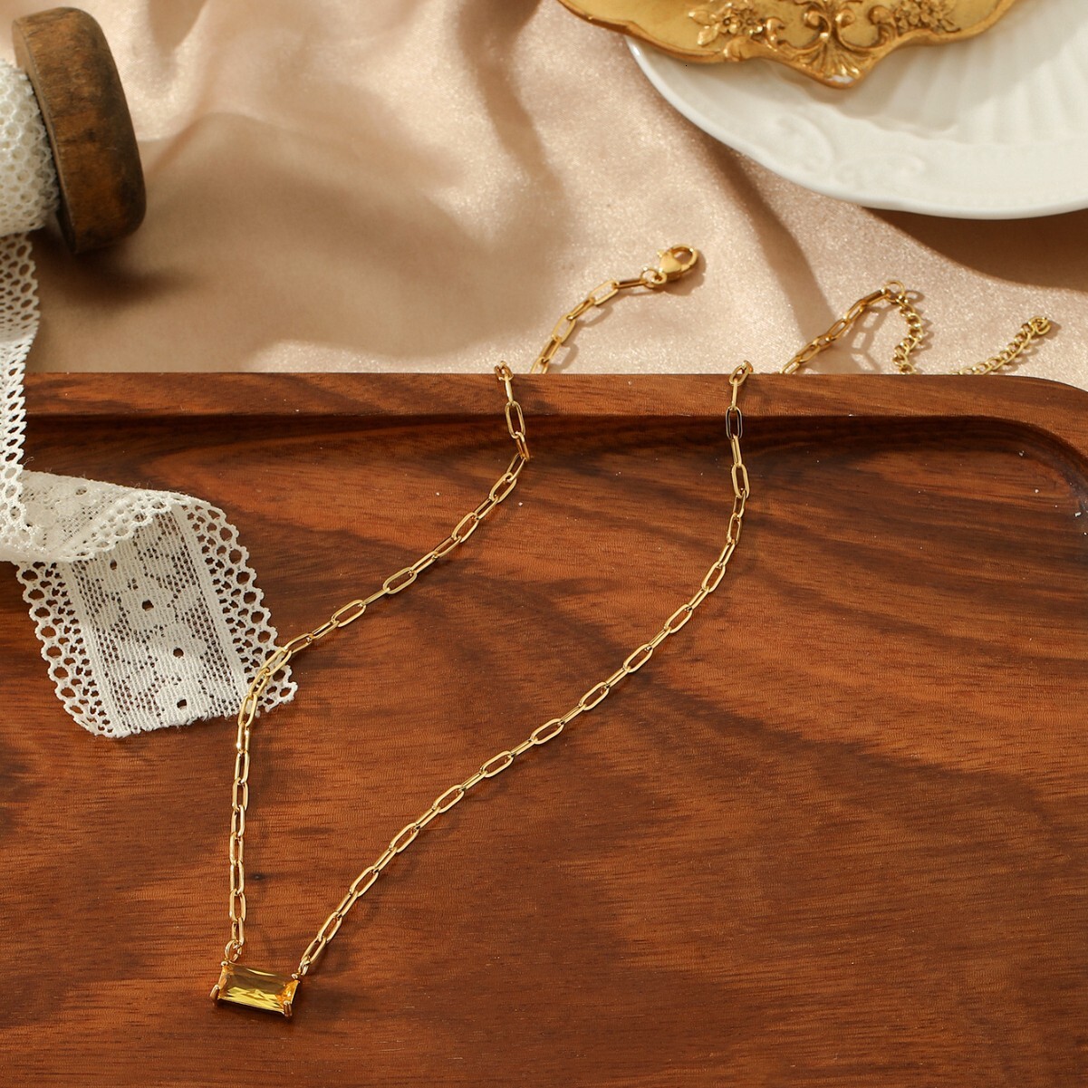 Necklace for Women Fashionable Elegant Gold-Plated Non-Fading Square and Round High-End Sense Jewelry