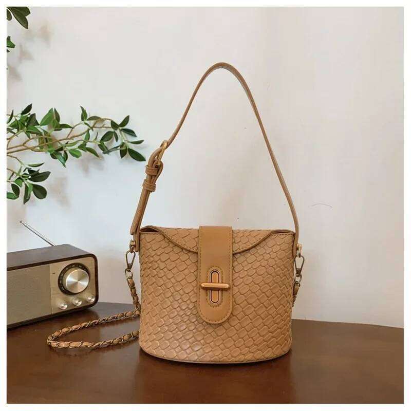 2025 Luxe-Gift Cube: Parisian-Touch Mini Shoulder Bag 3-Way Commute/Date With Magnetic Art-Clasp & Tech-Ready Stow