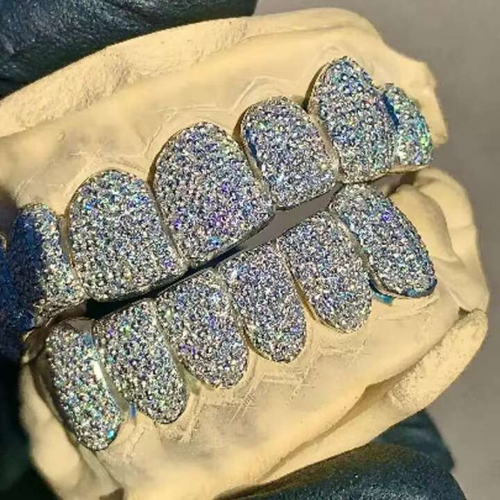 Customize Rapper Iced Out Fangs Teeth Grillz 925 Sterling Silver Iced Out Moissanite Grillz Diamond Grillz Teeth for Men