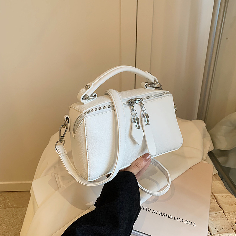 designer New Foreign Trade Women's Bag 2025 Retro Fashion Single Shoulder Bag Simple Texture Crossbody Bag Casual Handbag Small Square Bag