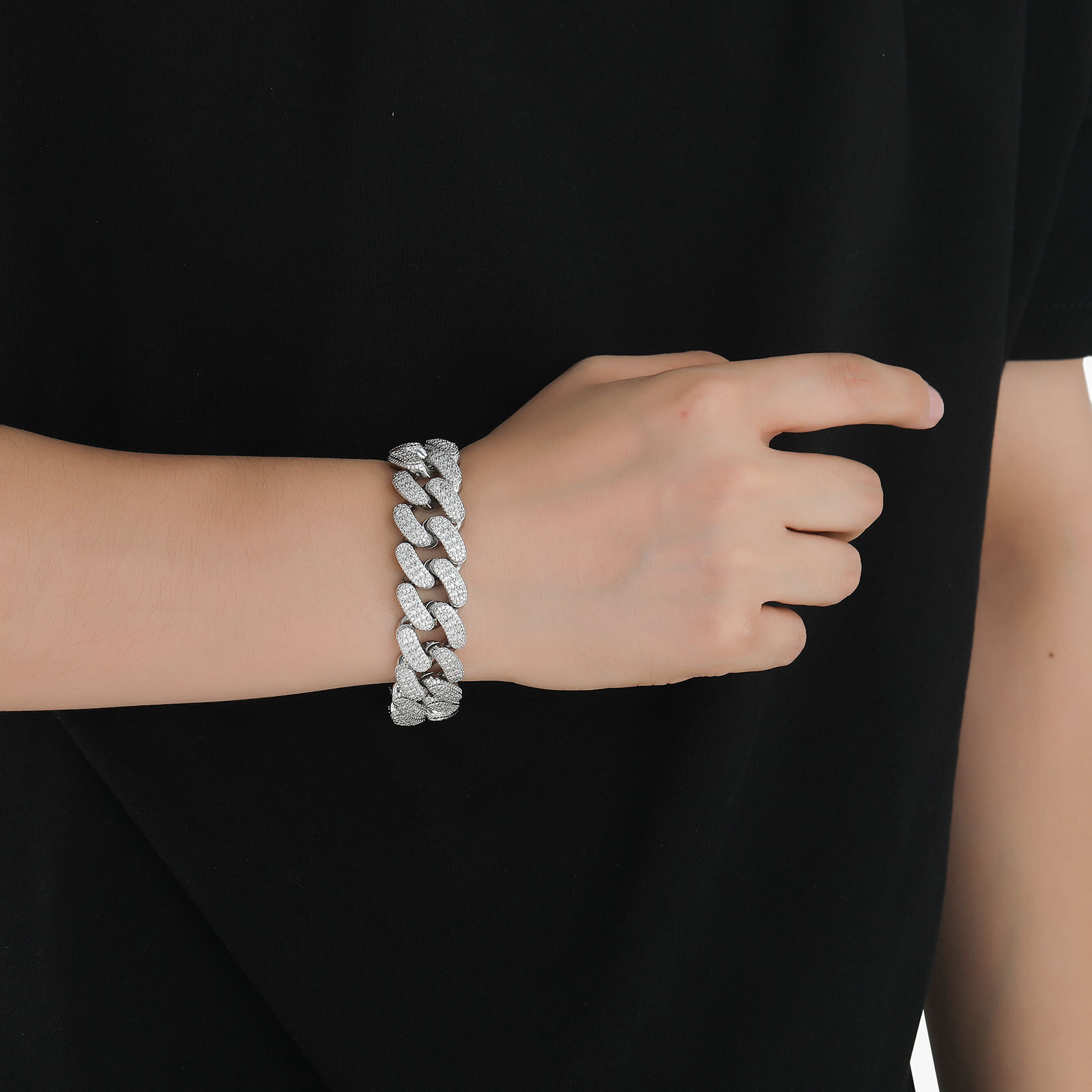 Hip hop 20MM cubic Moissaniteia Cuban chain bracelet with long buttons personalized mens hip-hop accessories moissanite