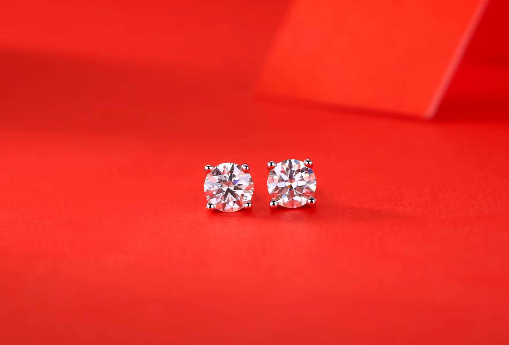Factory Price Moissanite Jewelry Silver Stud 18K Four Claws S925 3mm/4mm/5mm/6mm Ladies Moissanite Earrings
